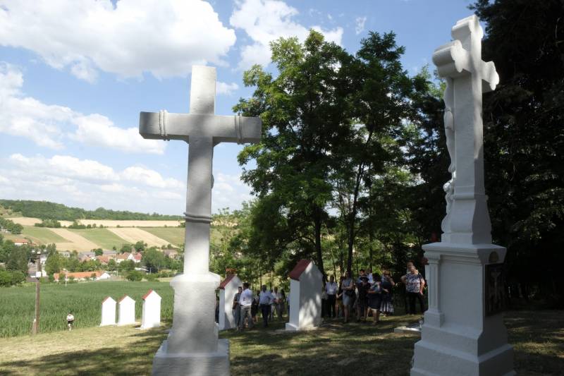 2021.06.30_Gödre felújított kálvária (15).JPG